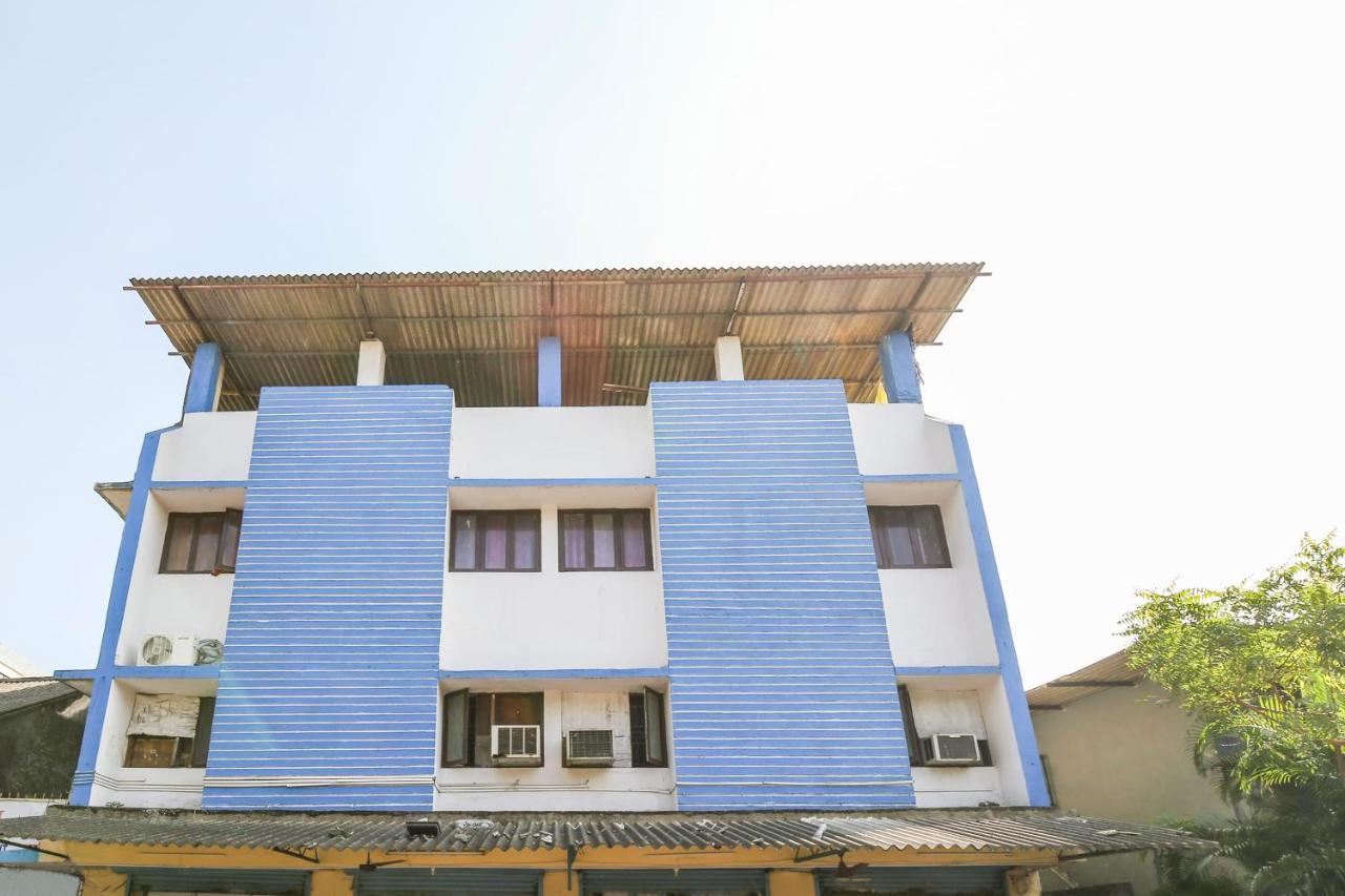 Spot On 67211 Hotel Gokul Daman Bagian luar foto